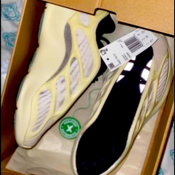 Yeezy Shoes - Adidas yeezy 700 V3 azael